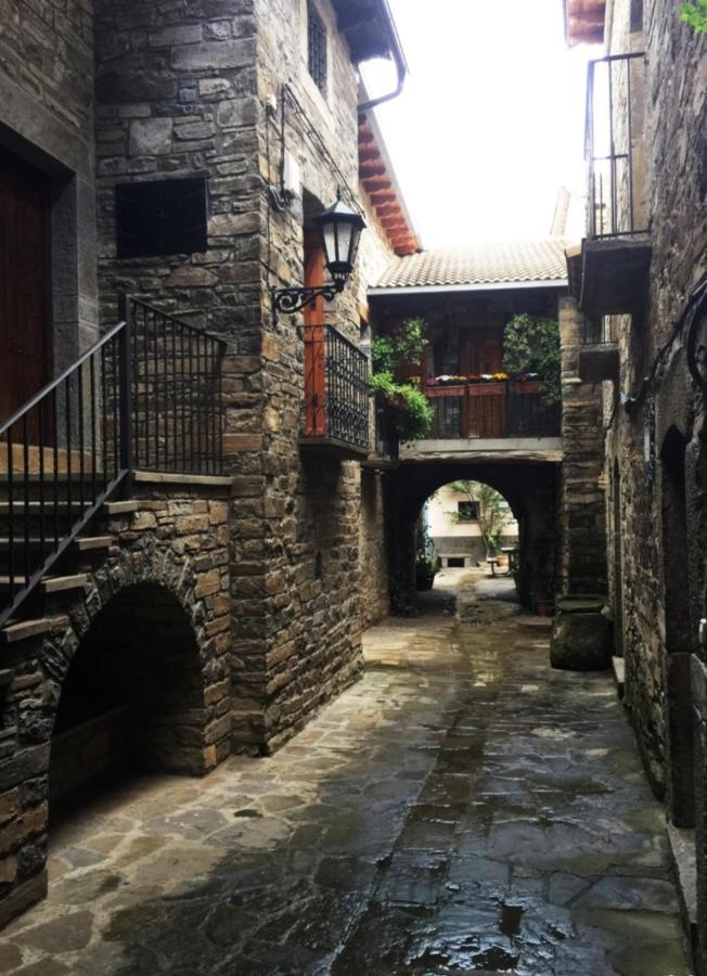 Vistas A La Montana En Un Pueblo Con Encanto. El Pueyo de Araguás Eksteriør billede